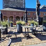 Le Sambre Botel